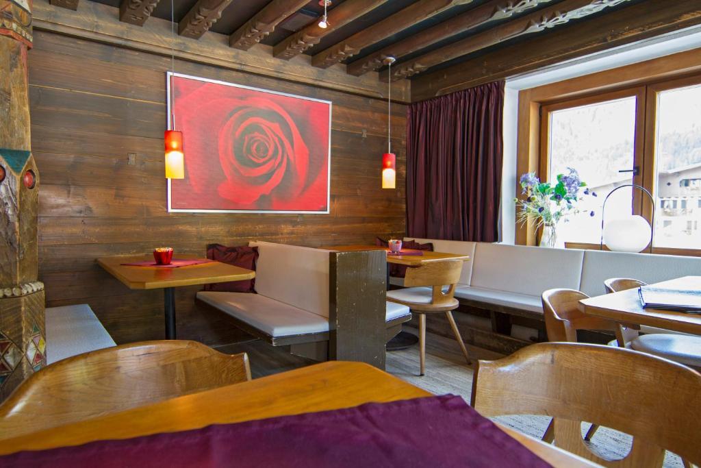 Chalet Madrisa Corvara In Badia Exterior photo
